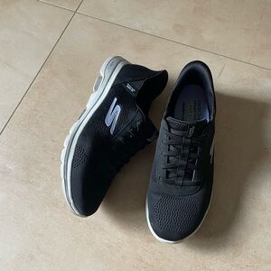 sketchers swift fit goga mat hands free shoes